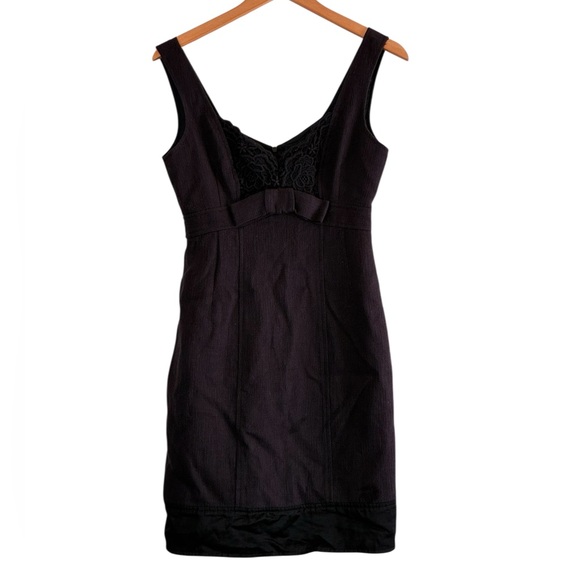 Nanette Lepore | Black sleeveless bow front v-neck lace detail shift dress - Picture 1 of 14